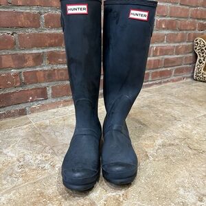 Hunter Tall Black Rainboots/Wellies